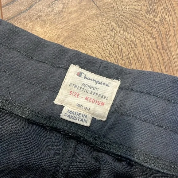 2 Pair Champion joggers. - Picture 4 of 7